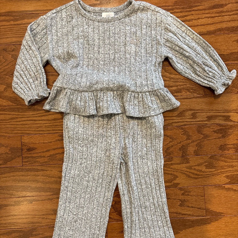 GAP Gray Ribbed Knit Baby Set